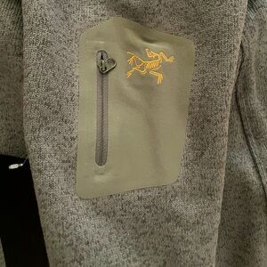 ARCTERYX women's Covert Cardigan, Forage Heather, brand new w tags, sz small.